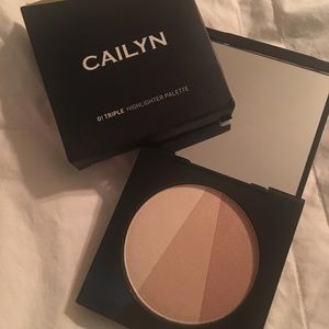 Cailyn O! Triple highlighter